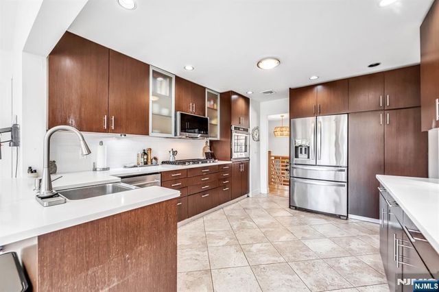 408 Chelsea Street, Paramus, NJ 07652
