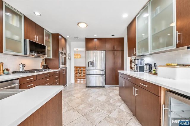 408 Chelsea Street, Paramus, NJ 07652