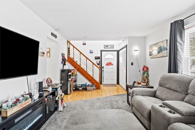 61 Federal Lane, Coram, NY 11727