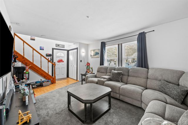 61 Federal Lane, Coram, NY 11727