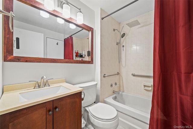 61 Federal Lane, Coram, NY 11727