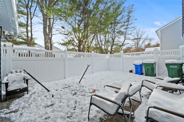 61 Federal Lane, Coram, NY 11727