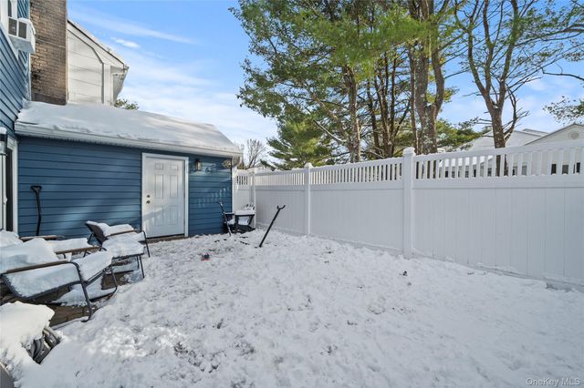 61 Federal Lane, Coram, NY 11727