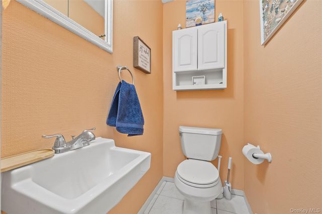 61 Federal Lane, Coram, NY 11727