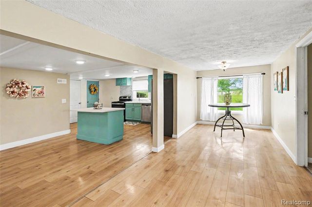 9433 E Lovejoy Road, Perry, MI 48872