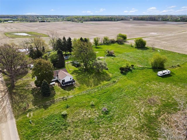 9433 E Lovejoy Road, Perry, MI 48872