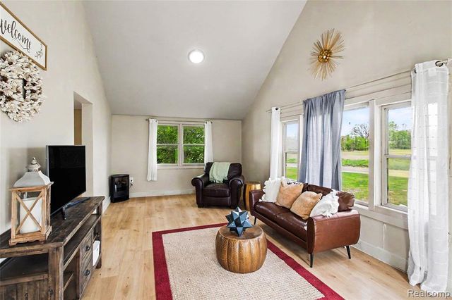 9433 E Lovejoy Road, Perry, MI 48872