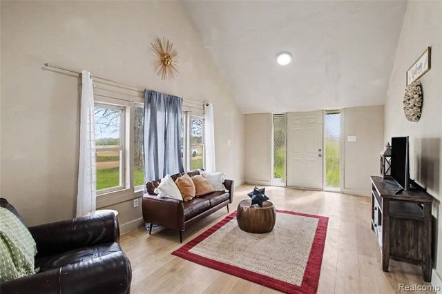 9433 E Lovejoy Road, Perry, MI 48872