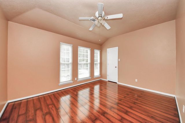 3927 Village Well Drive, Humble, TX 77396