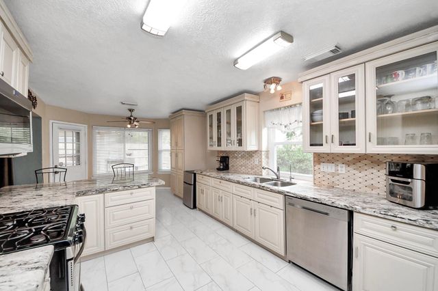 3927 Village Well Drive, Humble, TX 77396