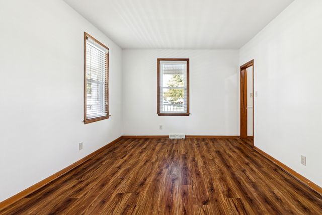392 W Exchange Street, Crete, IL 60417