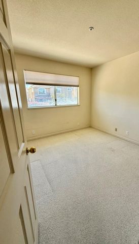 949 Nantucket Boulevard 14, Salinas, CA 93906