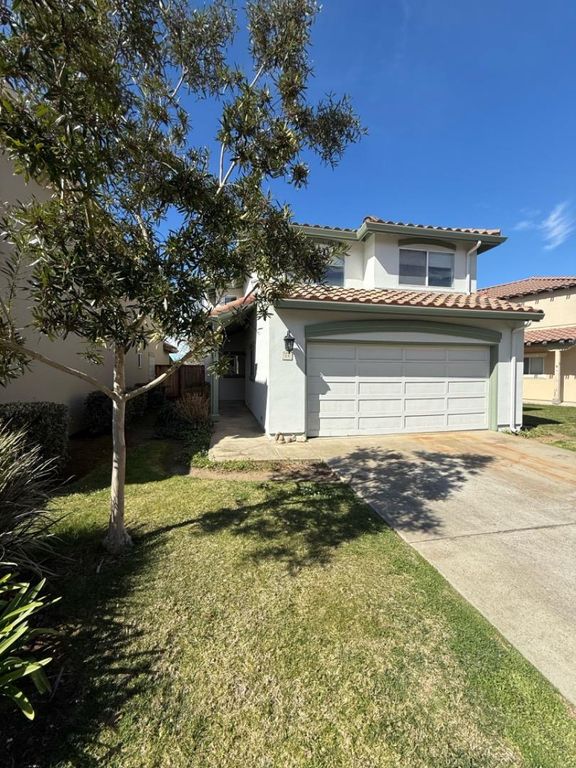 949 Nantucket Boulevard 14, Salinas, CA 93906