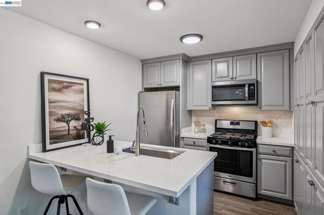 8110 Arroyo Dr, Pleasanton, CA 94588