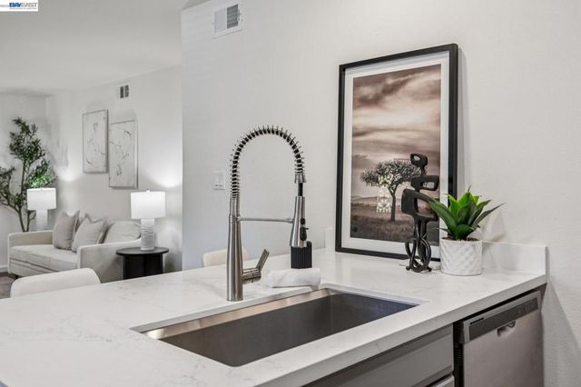8110 Arroyo Dr, Pleasanton, CA 94588