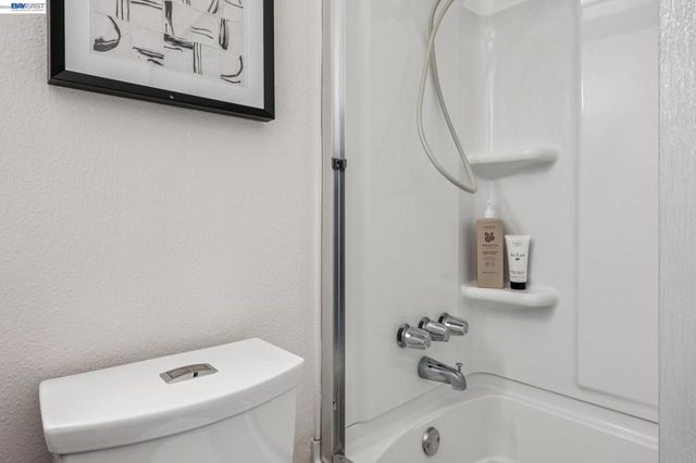 8110 Arroyo Dr, Pleasanton, CA 94588