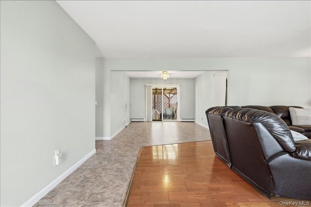 112 King Street, Bay Shore, NY 11706