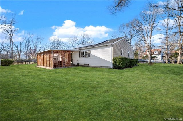 112 King Street, Bay Shore, NY 11706