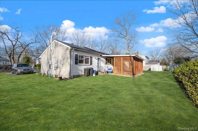 112 King Street, Bay Shore, NY 11706