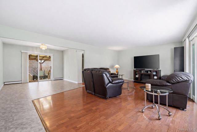 112 King Street, Bay Shore, NY 11706