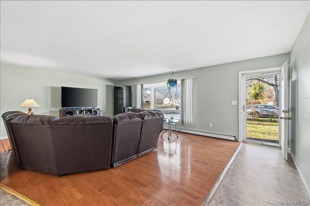 112 King Street, Bay Shore, NY 11706