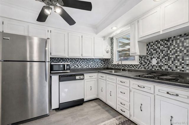 112 King Street, Bay Shore, NY 11706