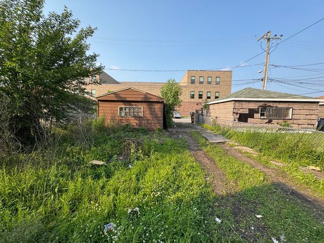 8371 S Baltimore Avenue, Chicago, IL 60617