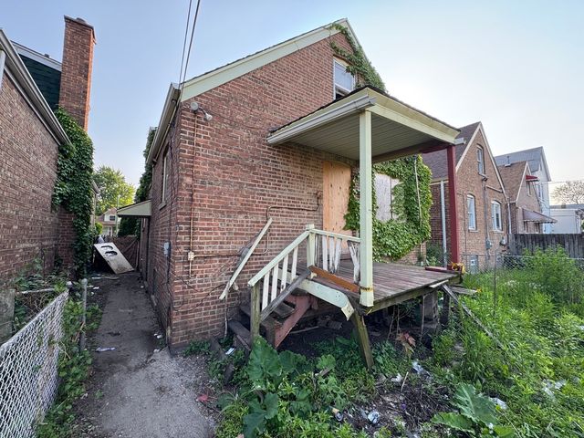 8371 S Baltimore Avenue, Chicago, IL 60617