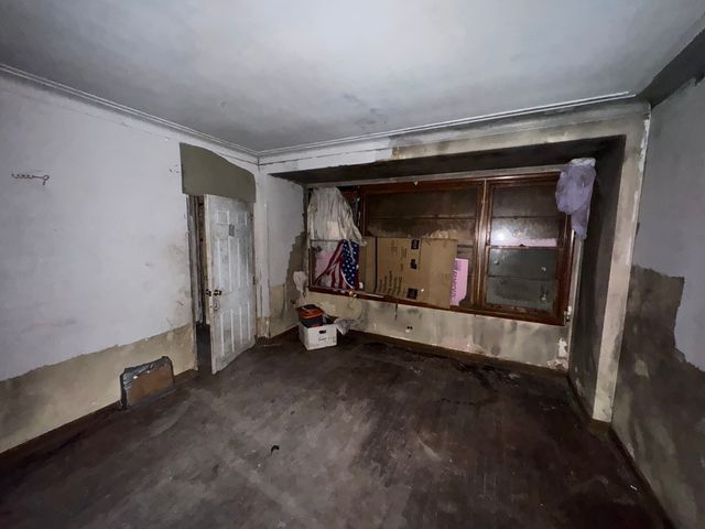 8371 S Baltimore Avenue, Chicago, IL 60617