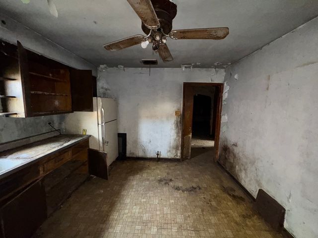 8371 S Baltimore Avenue, Chicago, IL 60617