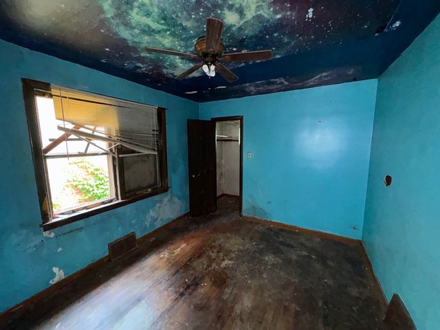 8371 S Baltimore Avenue, Chicago, IL 60617