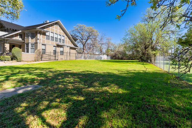 1830 Park Row Avenue, Dallas, TX 75215