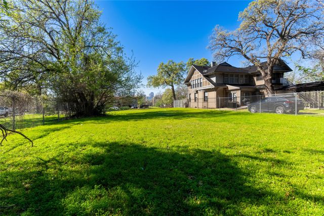 1830 Park Row Avenue, Dallas, TX 75215