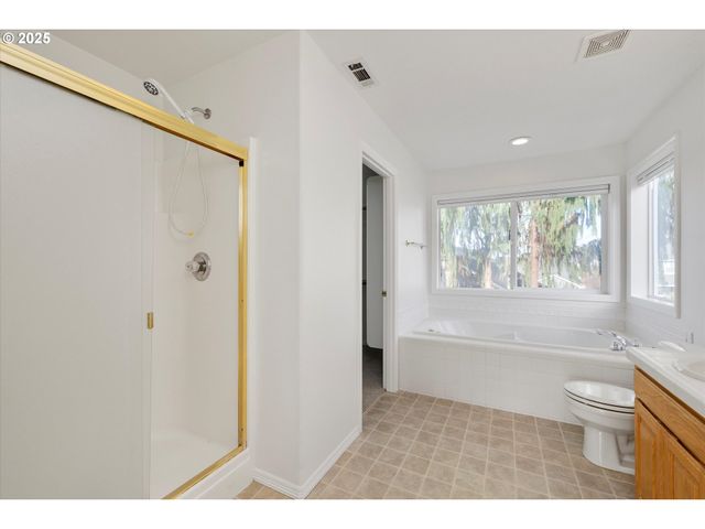 1380 Se 9TH Ave, Canby, OR 97013