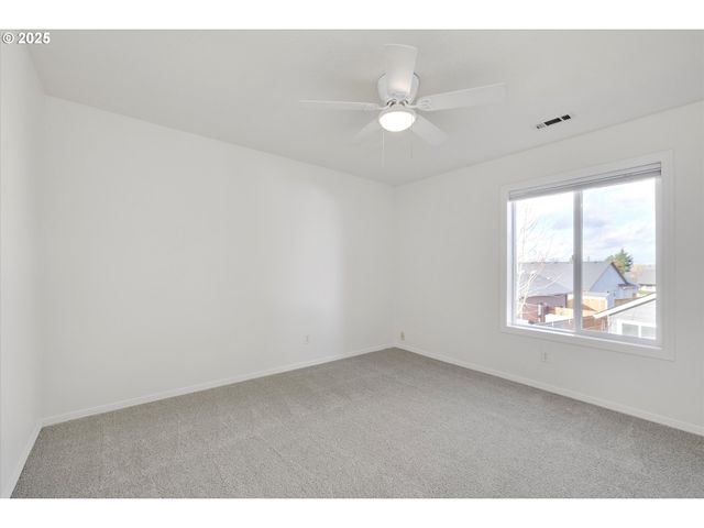 1380 Se 9TH Ave, Canby, OR 97013