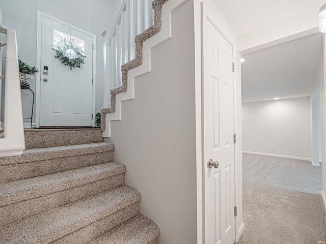 6697 CONCORD Drive, Newburgh, IN 47630