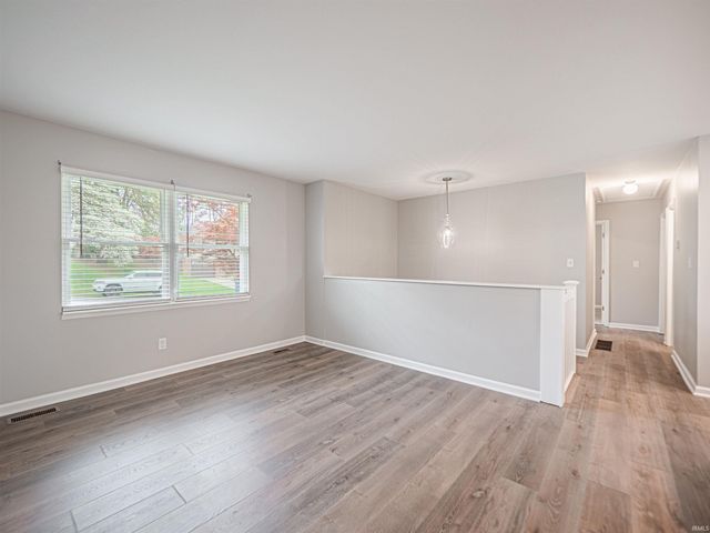 6697 CONCORD Drive, Newburgh, IN 47630