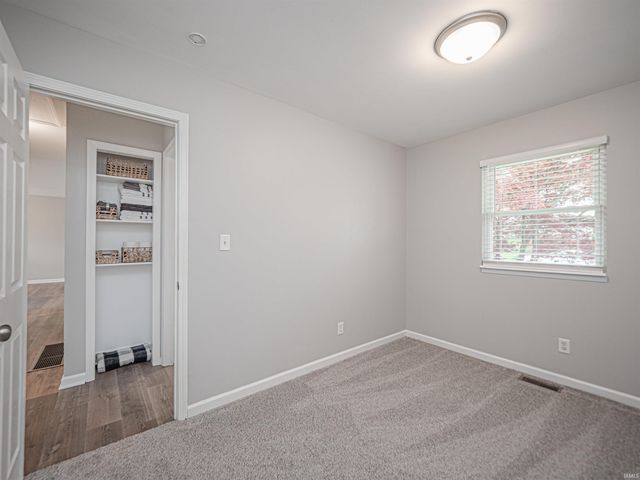 6697 CONCORD Drive, Newburgh, IN 47630