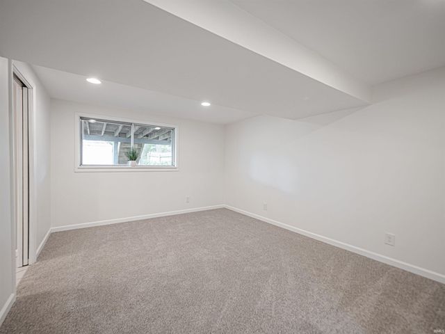 6697 CONCORD Drive, Newburgh, IN 47630