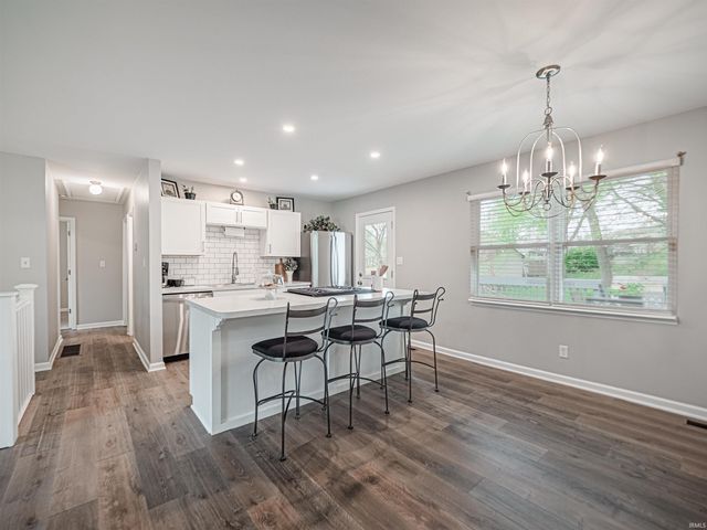 6697 CONCORD Drive, Newburgh, IN 47630