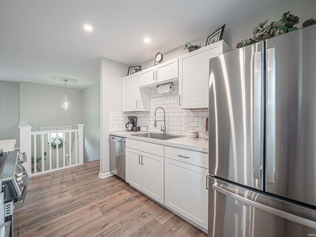 6697 CONCORD Drive, Newburgh, IN 47630