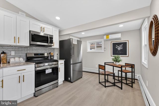 226 RUTH AVE, Maple Shade, NJ 08052