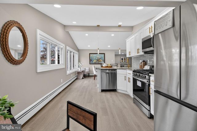 226 RUTH AVE, Maple Shade, NJ 08052