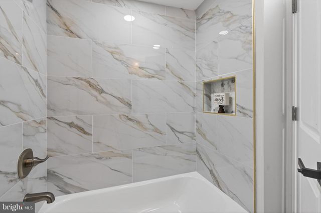 226 RUTH AVE, Maple Shade, NJ 08052