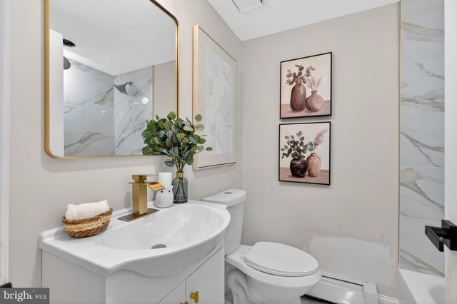 226 RUTH AVE, Maple Shade, NJ 08052