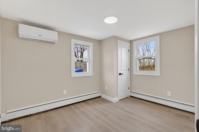 226 RUTH AVE, Maple Shade, NJ 08052