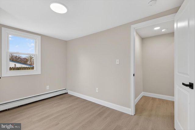 226 RUTH AVE, Maple Shade, NJ 08052