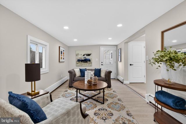 226 RUTH AVE, Maple Shade, NJ 08052