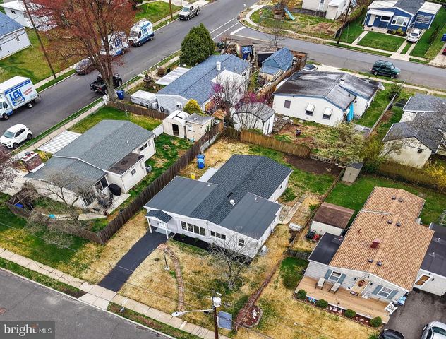 226 RUTH AVE, Maple Shade, NJ 08052