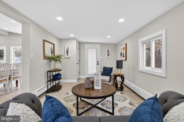 226 RUTH AVE, Maple Shade, NJ 08052